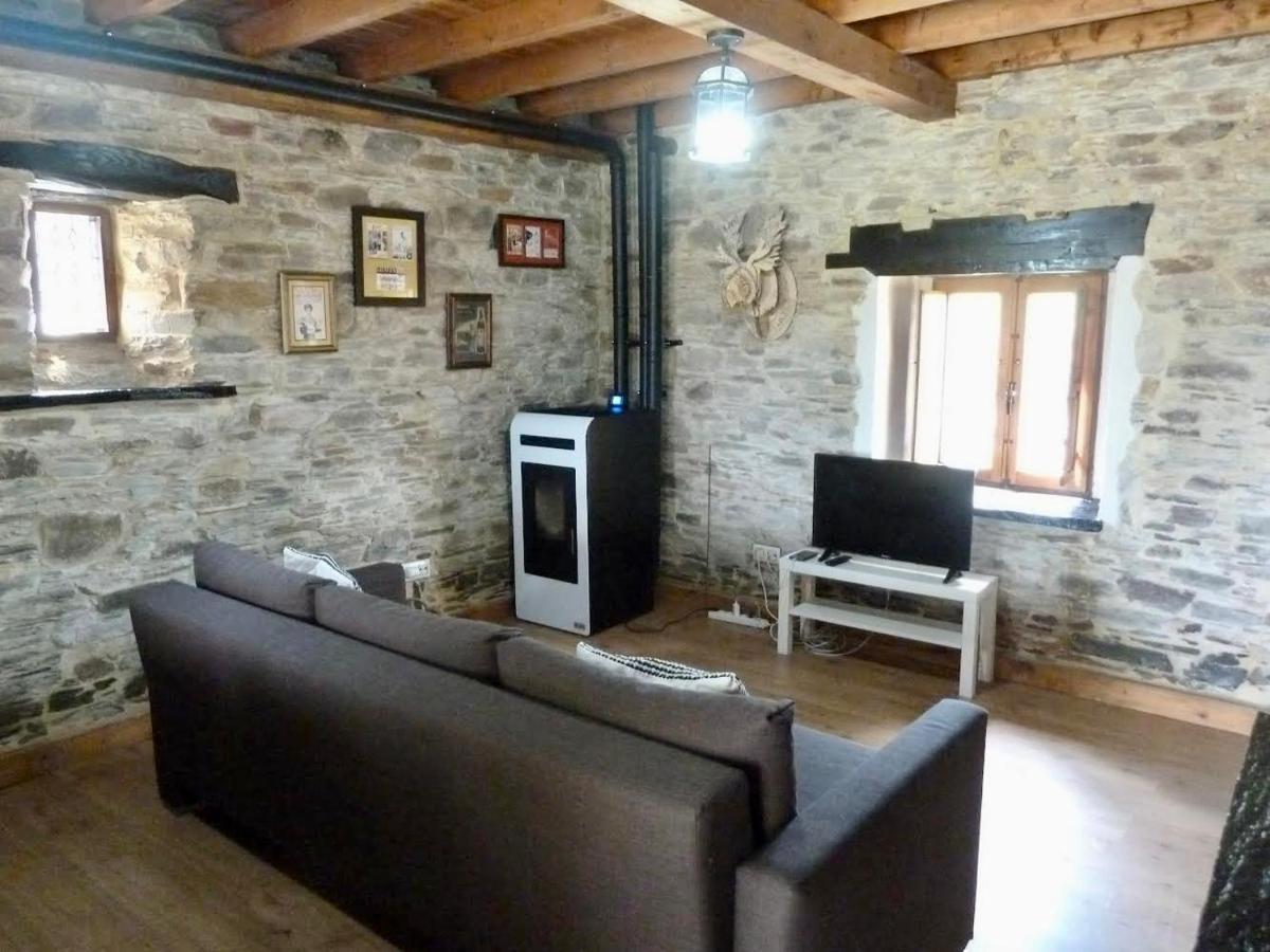 Casita Feliz Entre Montanas Y Cerca Del Mar Villa Trabada Exterior foto