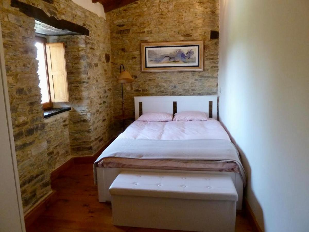 Casita Feliz Entre Montanas Y Cerca Del Mar Villa Trabada Exterior foto